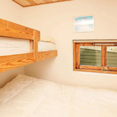 Three-bedroom Holiday In 13 Prázdninový dům Blokhus