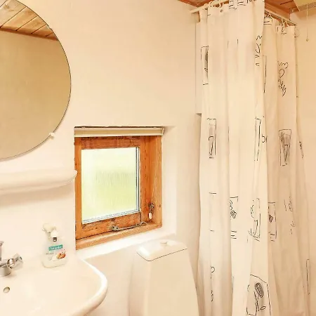 Three-bedroom Holiday In 13 Blokhus