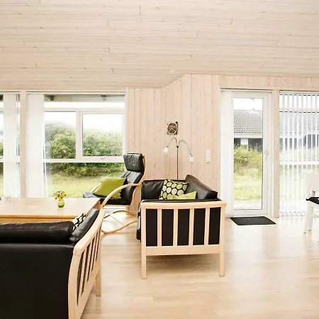 Three-bedroom Holiday In 13 * Blokhus
