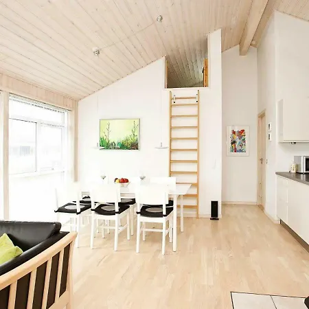 Three-bedroom Holiday In 13 * Blokhus